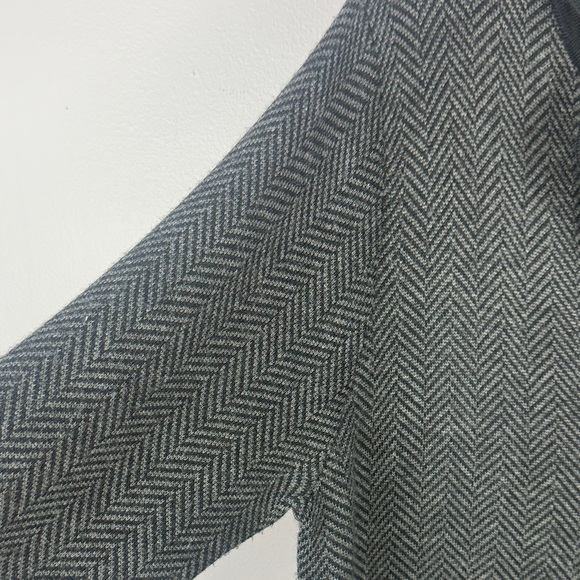 Deane & White Merino Wool Blend Gray Herringbone Long Cardigan Size Large - Picture 4 of 12